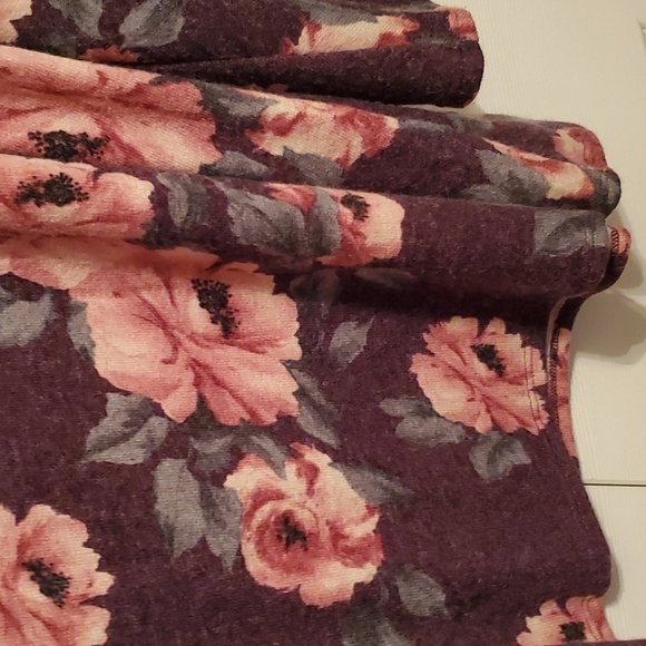 Avenue Purple Floral Keyhole Front Bell Sleeves Top Women's Plus Size 30/32 - Picture 3 of 9